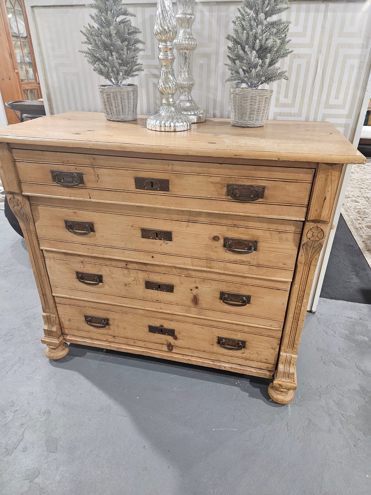 Chest/ Dresser