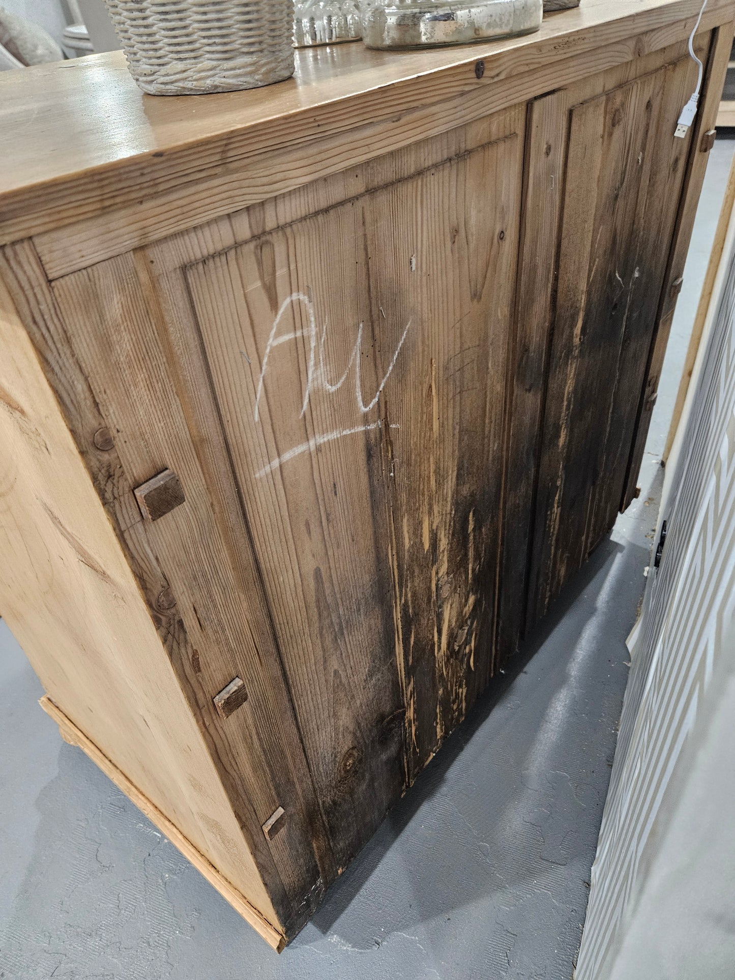 Chest/ Dresser